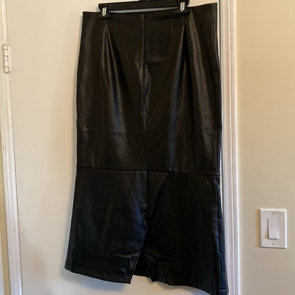 STAUD Laurel Vegan Leather Skirt - Picture 13 of 15